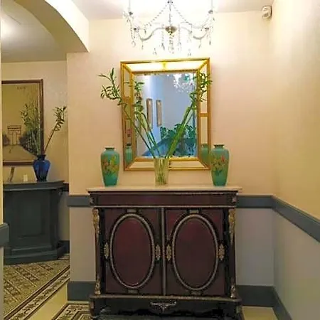 Boutique Edmond's Hotel
